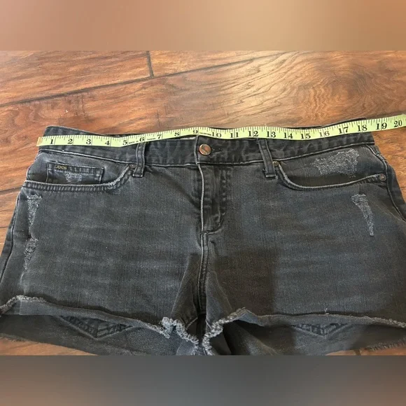 Joe's Jeans 'Rolled Ex-Lover' Black Distressed Cutoff Jean Shortie Shorts - Picture 10 of 10